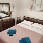 Tina's Lovely דירה *