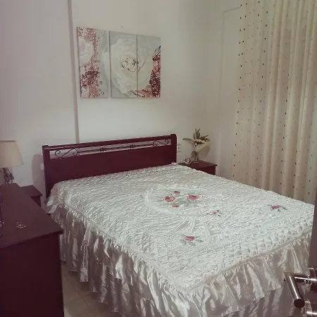 πολυτελές οροφοδιαμέρισμα τίνας Apartment