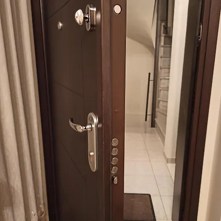 Apartment πολυτελές οροφοδιαμέρισμα τίνας
