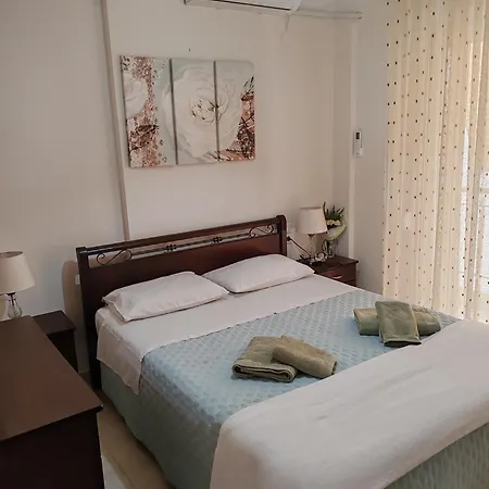 πολυτελές οροφοδιαμέρισμα τίνας Apartment